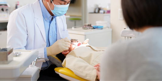 ニトリル手袋でアレルギーは起こるの？歯科医院や病院での安全な手袋選びのポイント