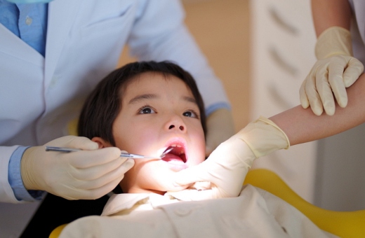 歯医者で使用されるゴム手袋｜種類や使い方、正しい選び方を詳しく紹介