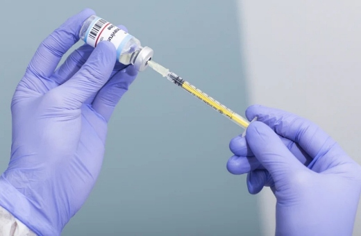 ニトリル手袋とは？素材の特徴や極薄タイプを使用する際のメリット・デメリットを解説