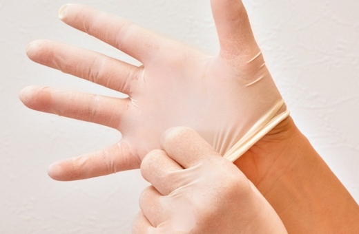 ニトリルグローブとは？特徴やメリット・デメリットを徹底解説